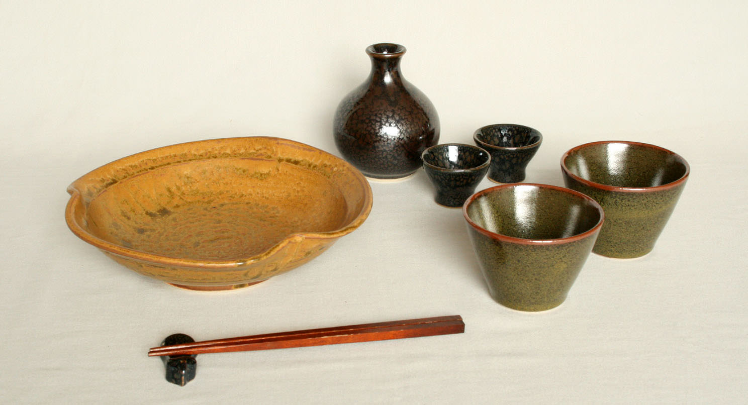 鉄釉の器0